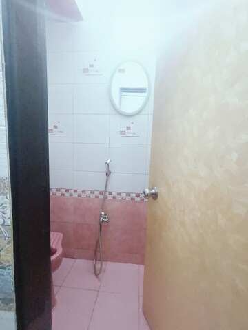 Bathroom in 1.5 BHK Apartment at Hilton Tower, Andheri East – for Rent