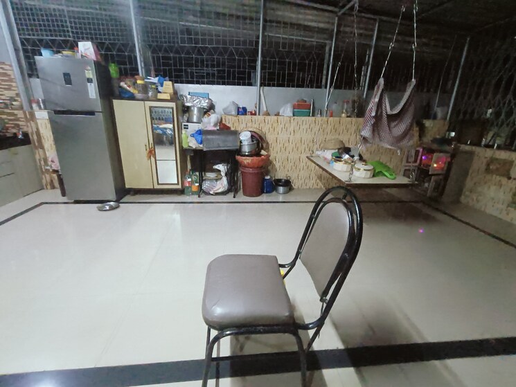 Gym, hilton-tower 1.5 Bedroom 700 Sq.Ft. Apartment In Andheri East Mumbai 8828899