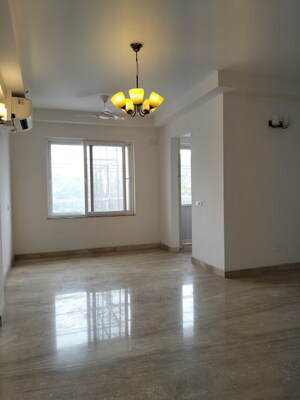 Room in 2.5 BHK Apartment at Kashish Manor One, Sector 111 – for Sale