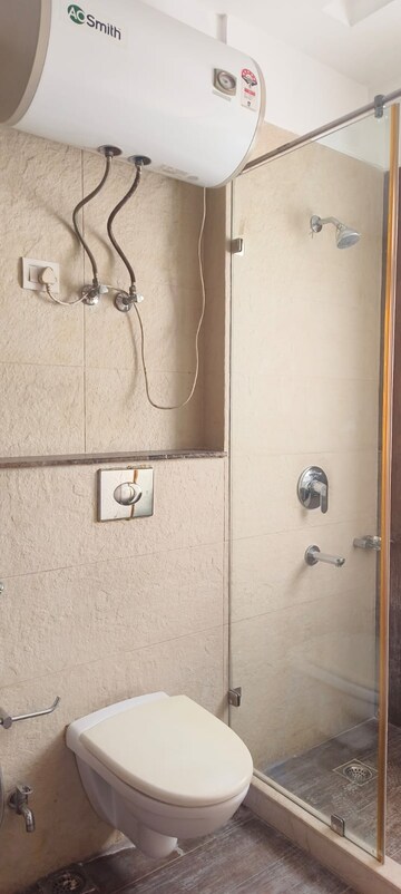 Attached Bathroom in 3 BHK Builder Floor at Defence Colony – for Rent
