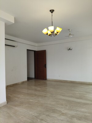 Room in 2.5 BHK Apartment at Kashish Manor One, Sector 111 – for Sale