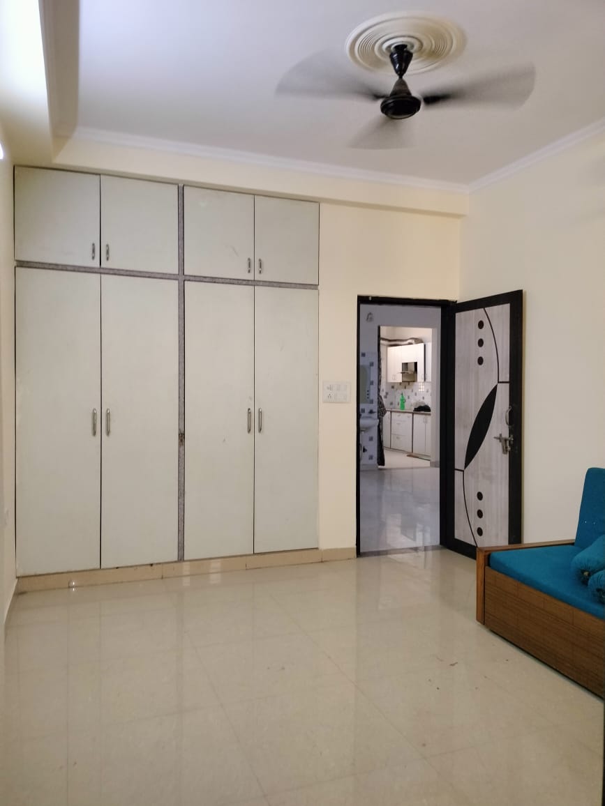 2 BHK Builder Floor For Rent in Sector 52
