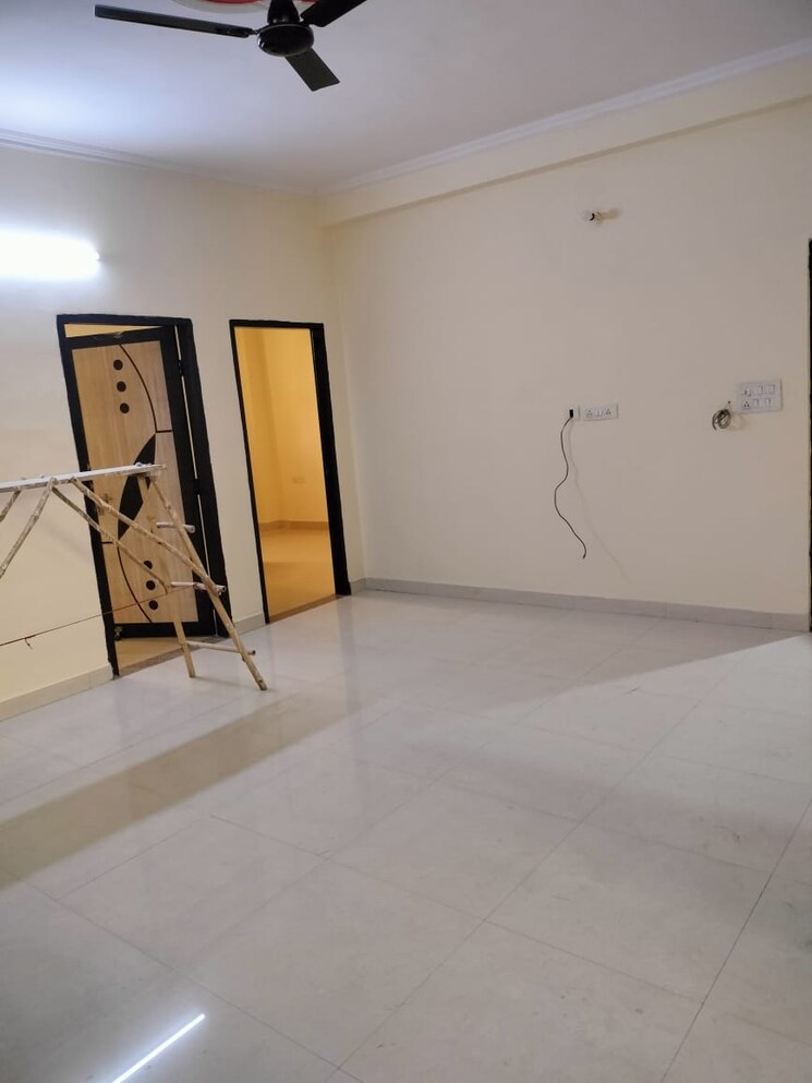 Room, sector 52 2 Bedroom 900 Sq.Ft. Builder Floor In Sector 52 Gurgaon 8828914