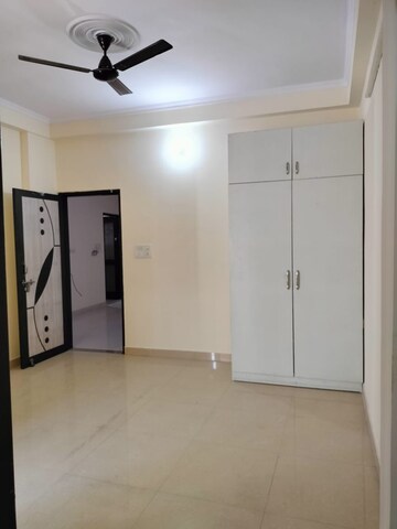Room in 2 BHK Builder Floor at Sector 52 – for Rent