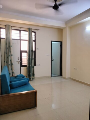 Living Room in 2 BHK Builder Floor at Sector 52 – for Rent