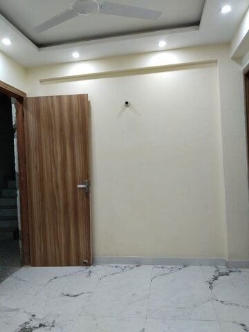 Room in 1 BHK Builder Floor at Saket – for Rent