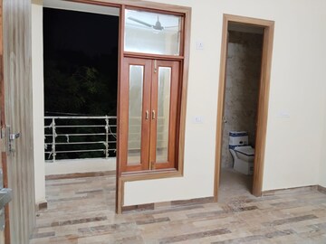Room in 1 BHK Builder Floor at Saket – for Rent