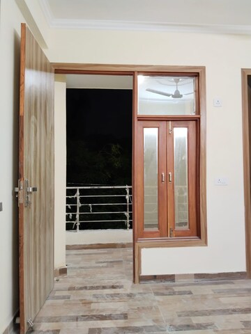 Room in 1 BHK Builder Floor at Saket – for Rent