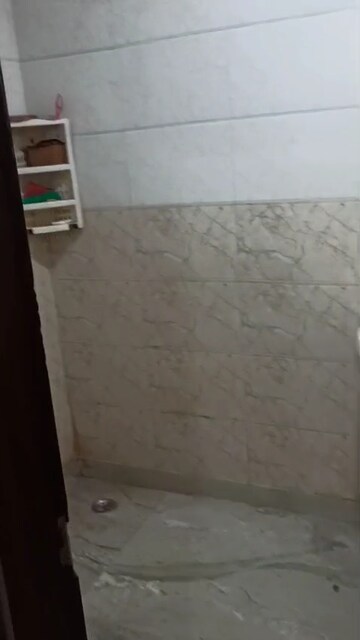 Attached Bathroom in 3 BHK Builder Floor at Vaishali Media Apartment, Vaishali Sector 5 – for Rent