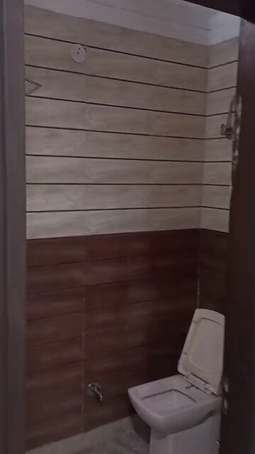 Bathroom in 3 BHK Builder Floor at Vaishali Media Apartment, Vaishali Sector 5 – for Rent
