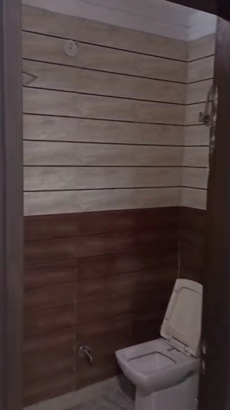 Bathroom, vaishali-media-apartment 3 Bedroom 1600 Sq.Ft. Builder Floor In Vaishali Sector 5 Ghaziabad 8828988