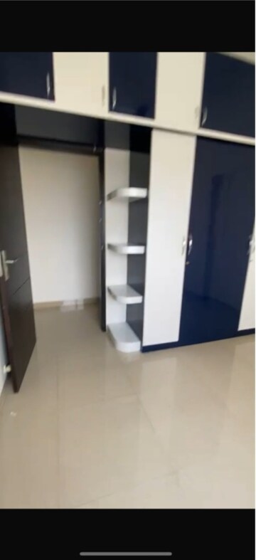 Room in 2 BHK Builder Floor at Silver Corner, Rt Nagar – for Rent