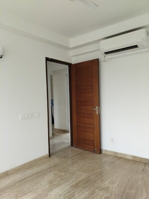 Room in 2.5 BHK Apartment at Kashish Manor One, Sector 111 – for Sale