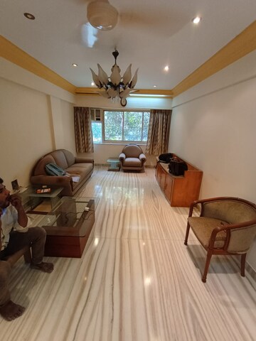 Gym in 2 BHK Apartment at Bandra West – for Rent