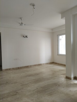 Room in 2 BHK Apartment at Kashish Manor One, Sector 111 – for Sale