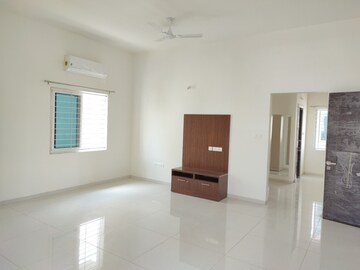 Room in 4 BHK Villa at Rajapushpa Green Dale, Tellapur – for Rent