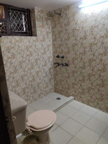 Bathroom in 1 RK Independent House at RWA Apartments Sector 41, Sector 41 – for Rent