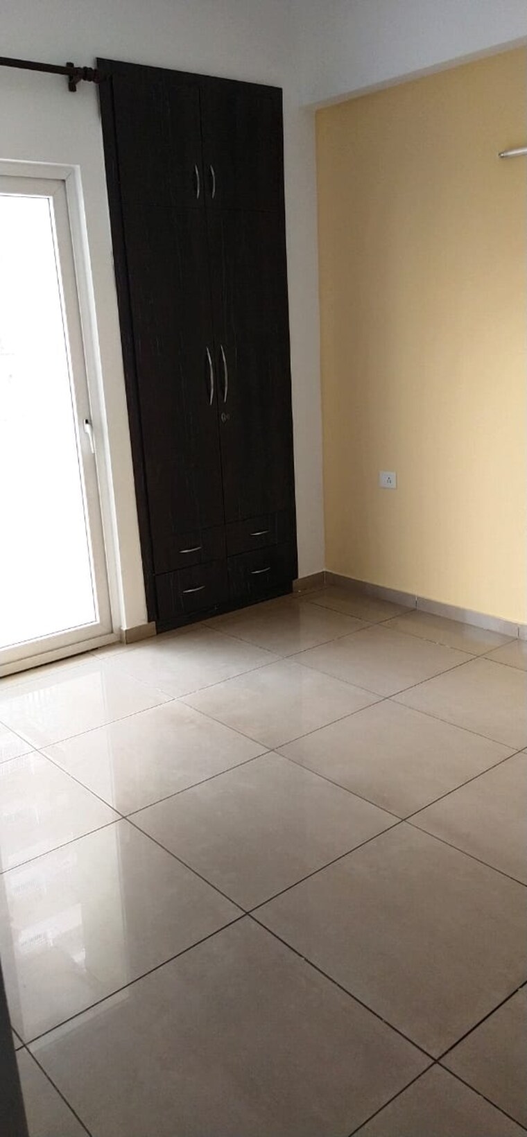 Room, gulshan-vivante 2 Bedroom 1220 Sq.Ft. Apartment In Sector 137 Noida 8829143