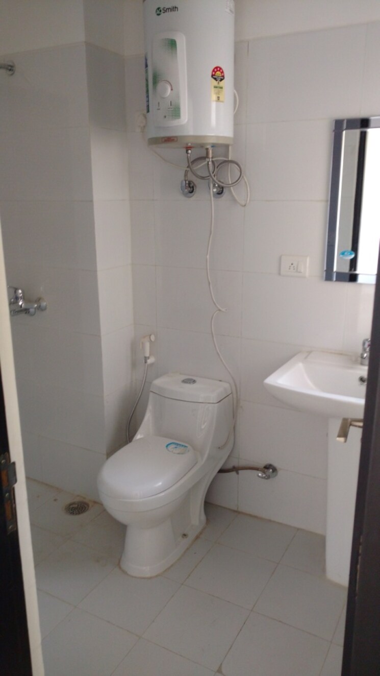 Bathroom, gulshan-vivante 2 Bedroom 1220 Sq.Ft. Apartment In Sector 137 Noida 8829143
