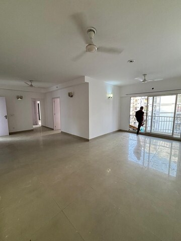 Room in 3.5 BHK Apartment at Grihapravesh, Sector 77 – for Rent