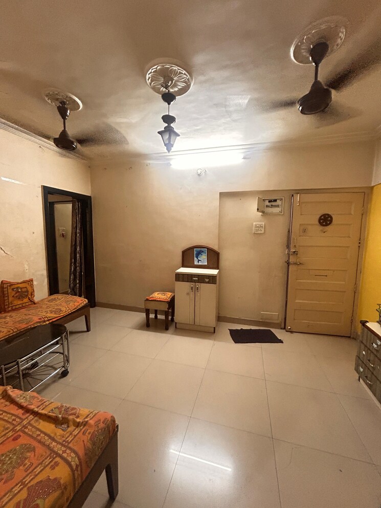 Living Room, jay-prakash-nagar-chs 1.5 Bedroom 700 Sq.Ft. Apartment In Vidyavihar East Mumbai 8829089