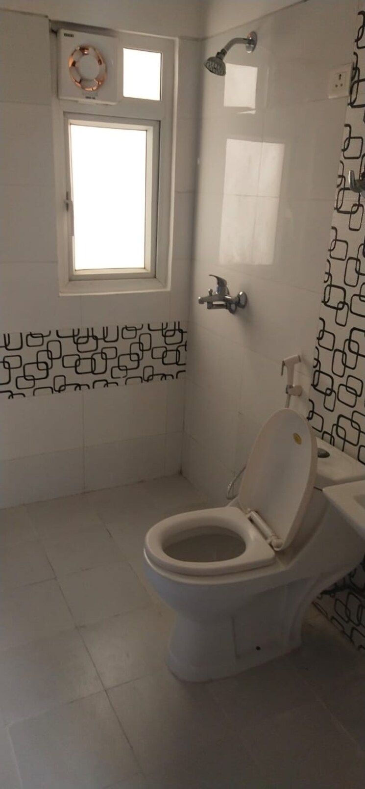 Bathroom, gulshan-vivante 3 Bedroom 1436 Sq.Ft. Apartment In Sector 137 Noida 8829171