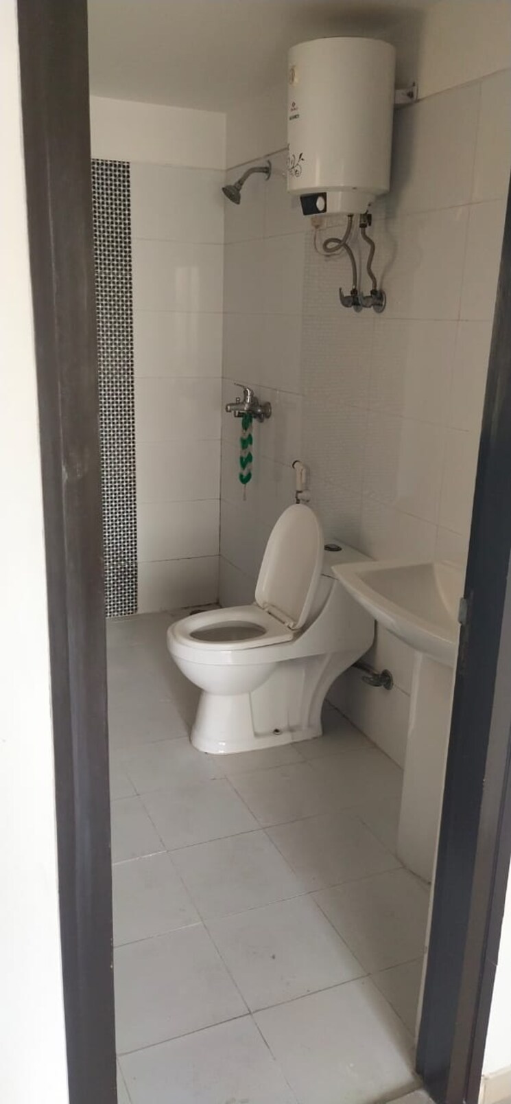 Bathroom, gulshan-vivante 3 Bedroom 1436 Sq.Ft. Apartment In Sector 137 Noida 8829171