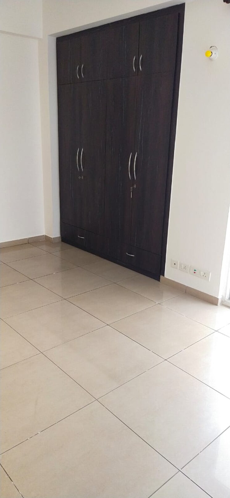 Room, gulshan-vivante 3 Bedroom 1436 Sq.Ft. Apartment In Sector 137 Noida 8829171