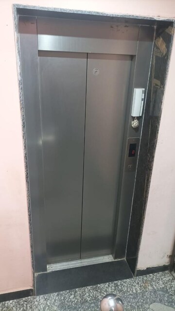 Building Lobby in 1 BHK Builder Floor at Sector 51 – for Rent