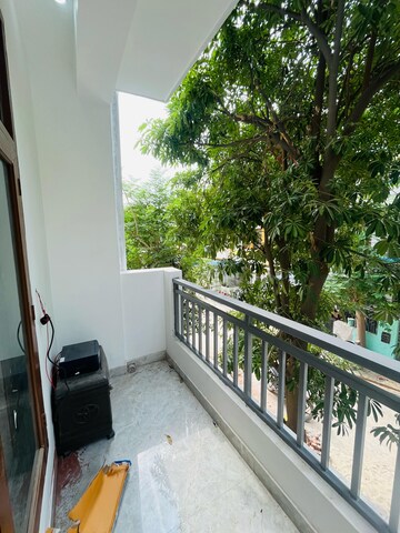 Balcony in 1 BHK Builder Floor at Sector 51 – for Rent