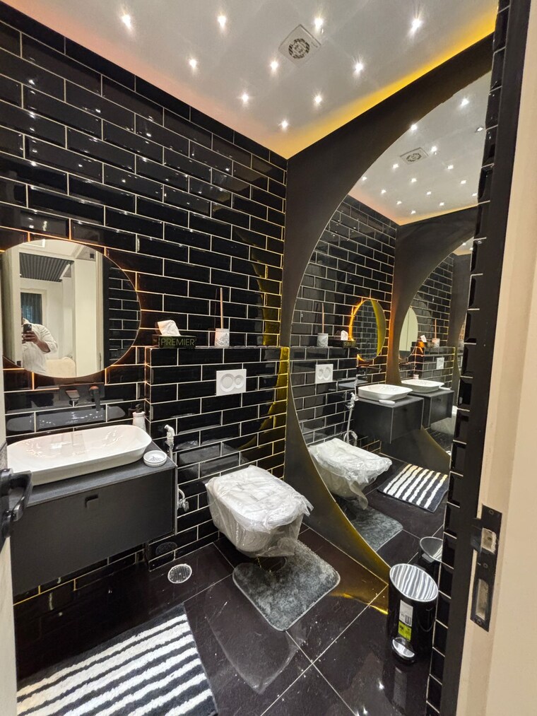 Master Bedroom, malibu-shopping-arcade 4 Bedroom 435 Sq.Yd. Builder Floor In Sector 47 Gurgaon 8829222