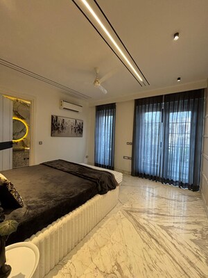 Bedroom in 4 BHK Builder Floor at Malibu Shopping Arcade, Sector 47 – for Sale