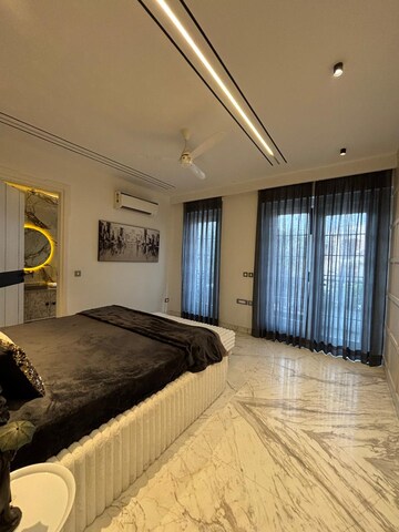 Bedroom in 4 BHK Builder Floor at Malibu Shopping Arcade, Sector 47 – for Sale