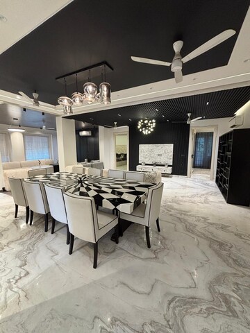 4 BHK Builder Floor For Sale in Malibu Shopping Arcade, Sector 47