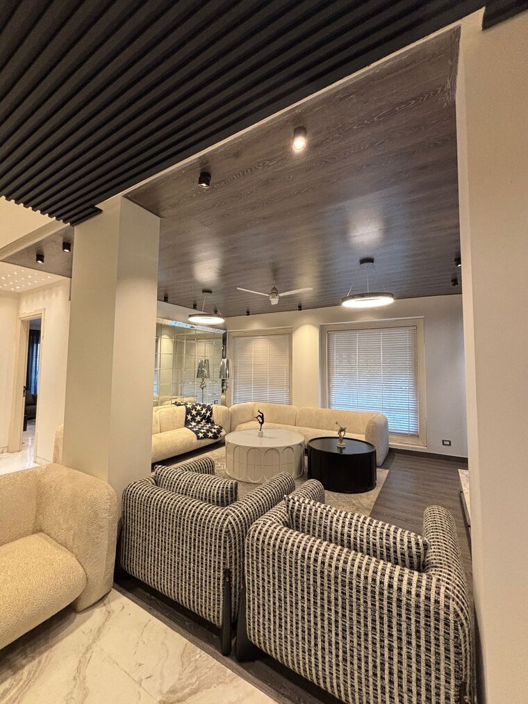 Living Room, malibu-shopping-arcade 4 Bedroom 435 Sq.Yd. Builder Floor In Sector 47 Gurgaon 8829222