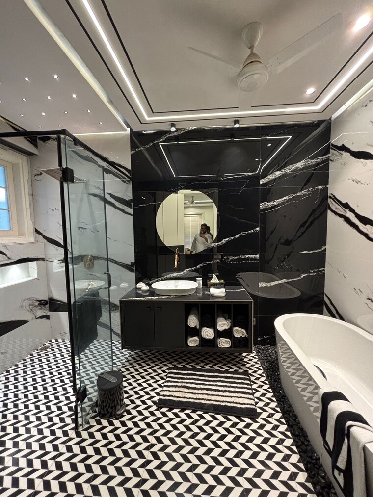 Attached Bathroom, malibu-shopping-arcade 4 Bedroom 435 Sq.Yd. Builder Floor In Sector 47 Gurgaon 8829222