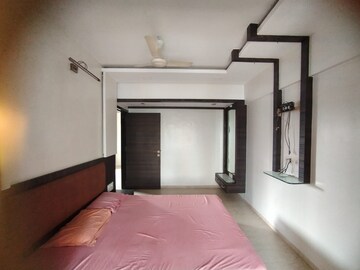 Room in 1 BHK Apartment at Ratnamani Tower, Dadar East – for Rent