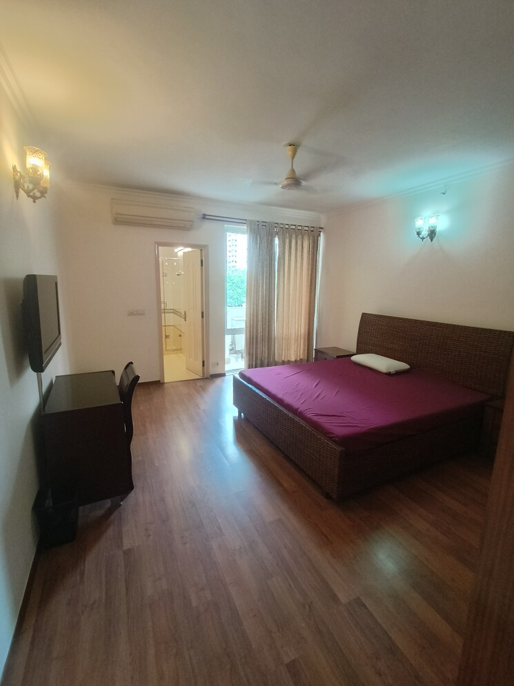 Living Room, dlf-westend-heights 4 Bedroom 2700 Sq.Ft. Apartment In Sector 53 Gurgaon 8829221