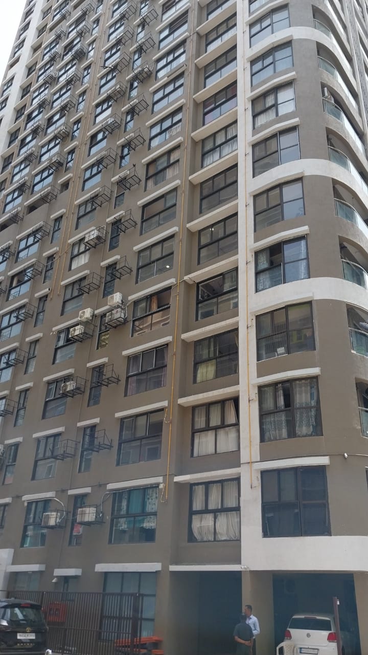 1.5 BHK Apartment For Sale in Paradigm El Signora