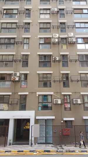 Floor Plan in 1.5 BHK Apartment at Paradigm El Signora, Jogeshwari West – for Sale