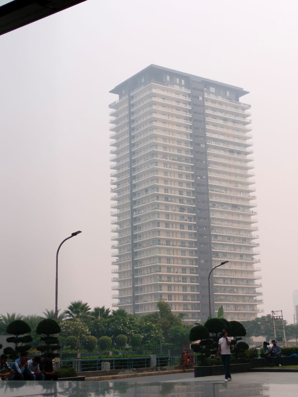 3 BHK + Servant Room Apartment For Sale in Mahindra Luminare