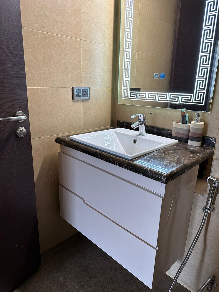 Bathroom, mahindra-luminare 3 Bedroom 3000 Sq.Ft. Apartment In Sector 59 Gurgaon 8829246