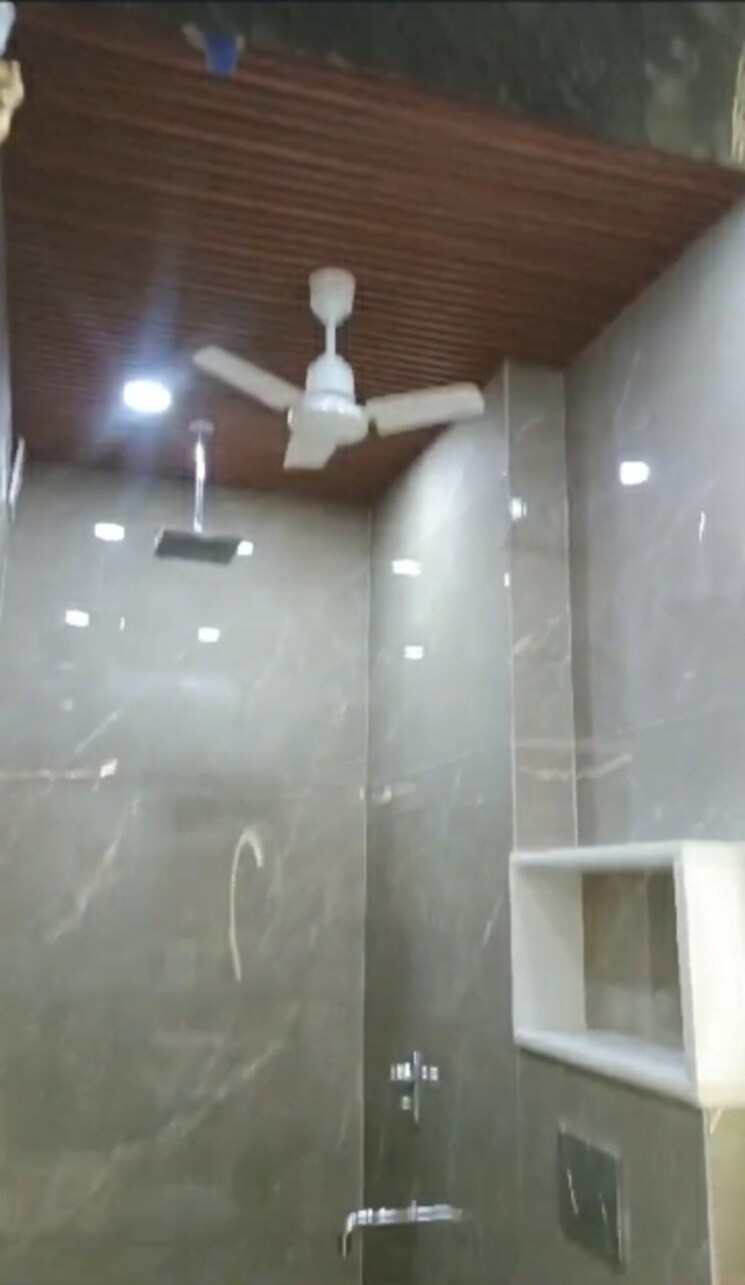 Bathroom, lajpat nagar 4 2 Bedroom 900 Sq.Ft. Builder Floor In Lajpat Nagar 4 Delhi 8829319