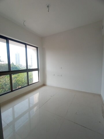 Room in 2 BHK Apartment at Kolte Patil Vaayu, Dahisar West – for Rent
