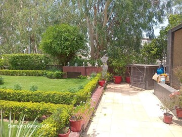 4 BHK Builder Floor – Garden View at Greater Kailash ii - for Rent