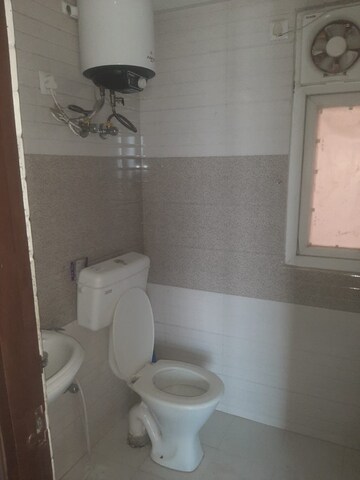 Bathroom in 2 BHK Apartment at Signature Global Orchard Avenue, Sector 93 – for Rent