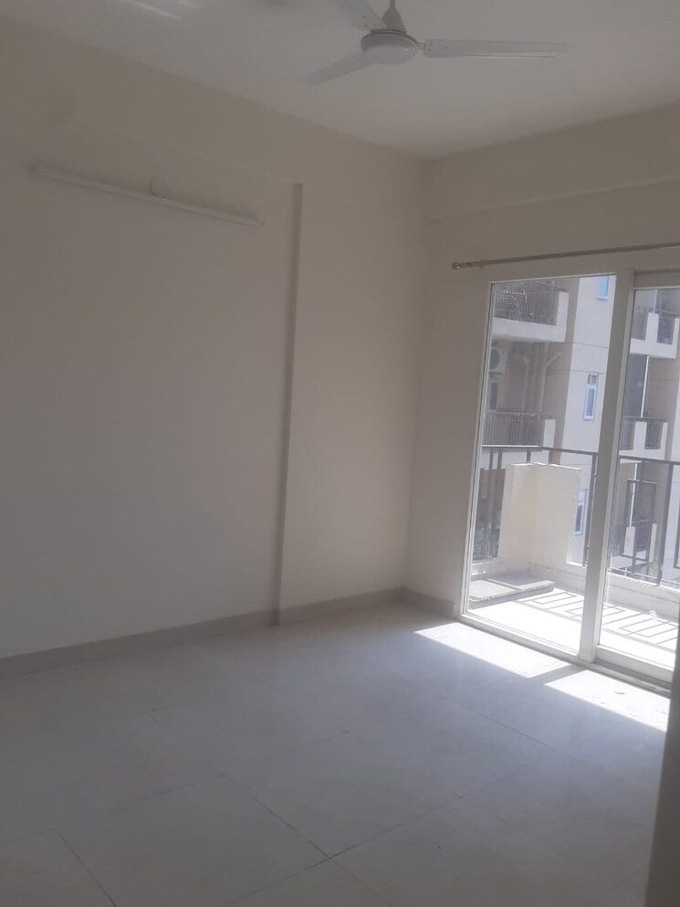 Room, signature-global-orchard-avenue 2 Bedroom 700 Sq.Ft. Apartment In Sector 93 Gurgaon 8829457