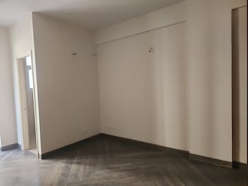 Room in 2 BHK Apartment at Wave Executive Floors, Wave City – for Sale