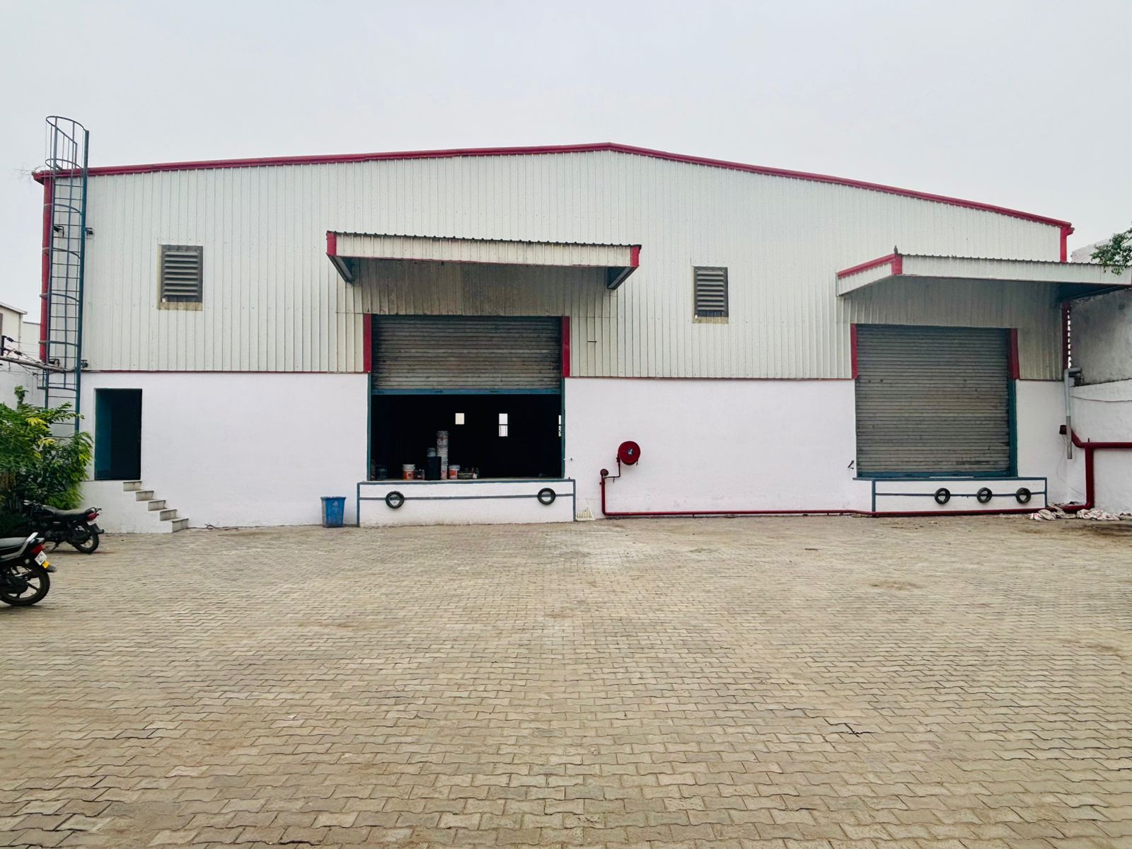 Warehouse For Rent in Dhoom Manikpur Dadri 