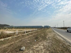  Shop For Sale in Tech Zone 7 Greater Noida